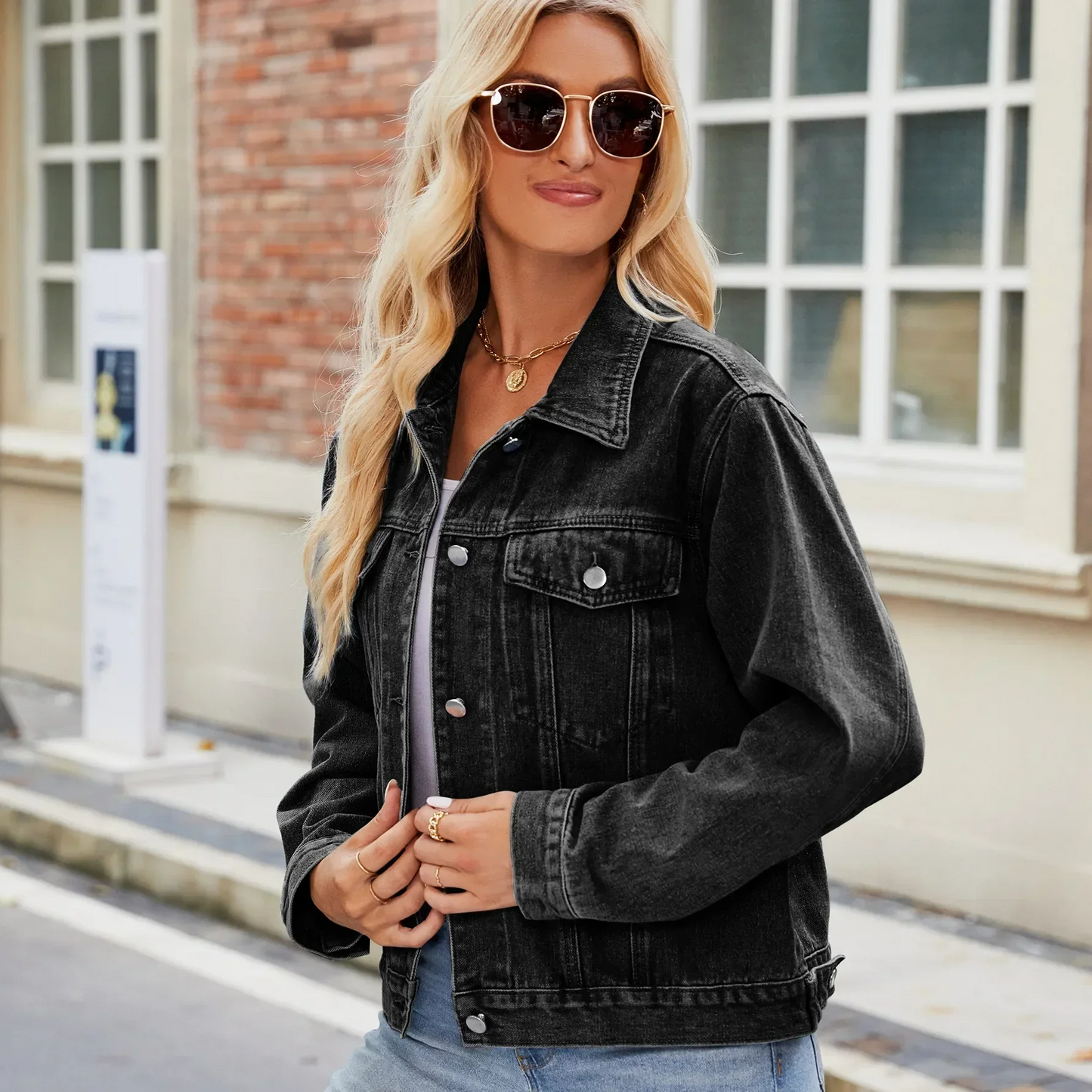 Layla™ - Stylish Hooded Denim Jacket
