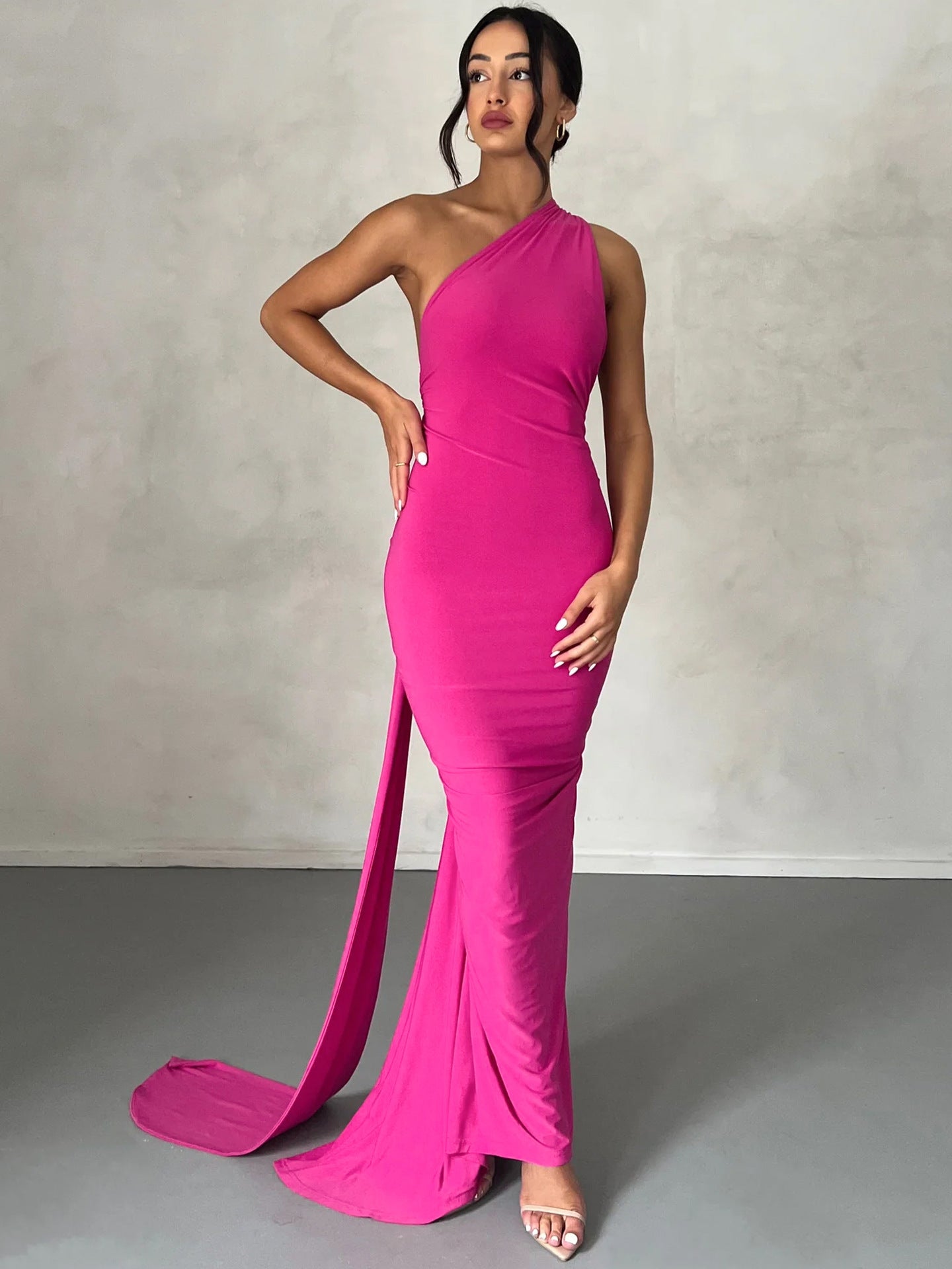 Lila | Alluring Backless Slim Fit Sleeveless Evening Dress